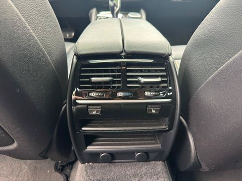 Used 2018 BMW M550i xDrive AWD/4WD image 28