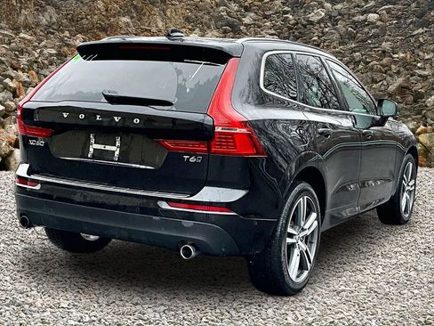 Used 2018 Volvo XC60 T6 Momentum w/ Convenience Package image 2