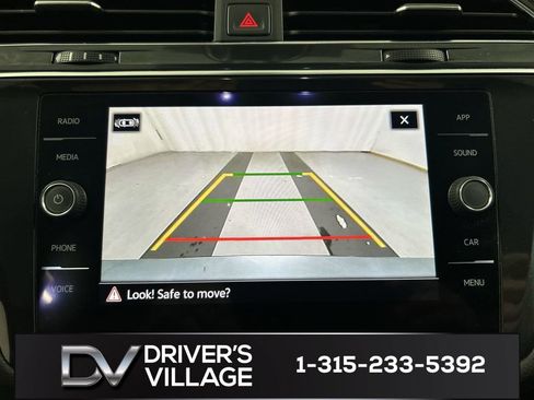 Used 2022 Volkswagen Tiguan SE w/ Panoramic Sunroof Package AWD/4WD image 15