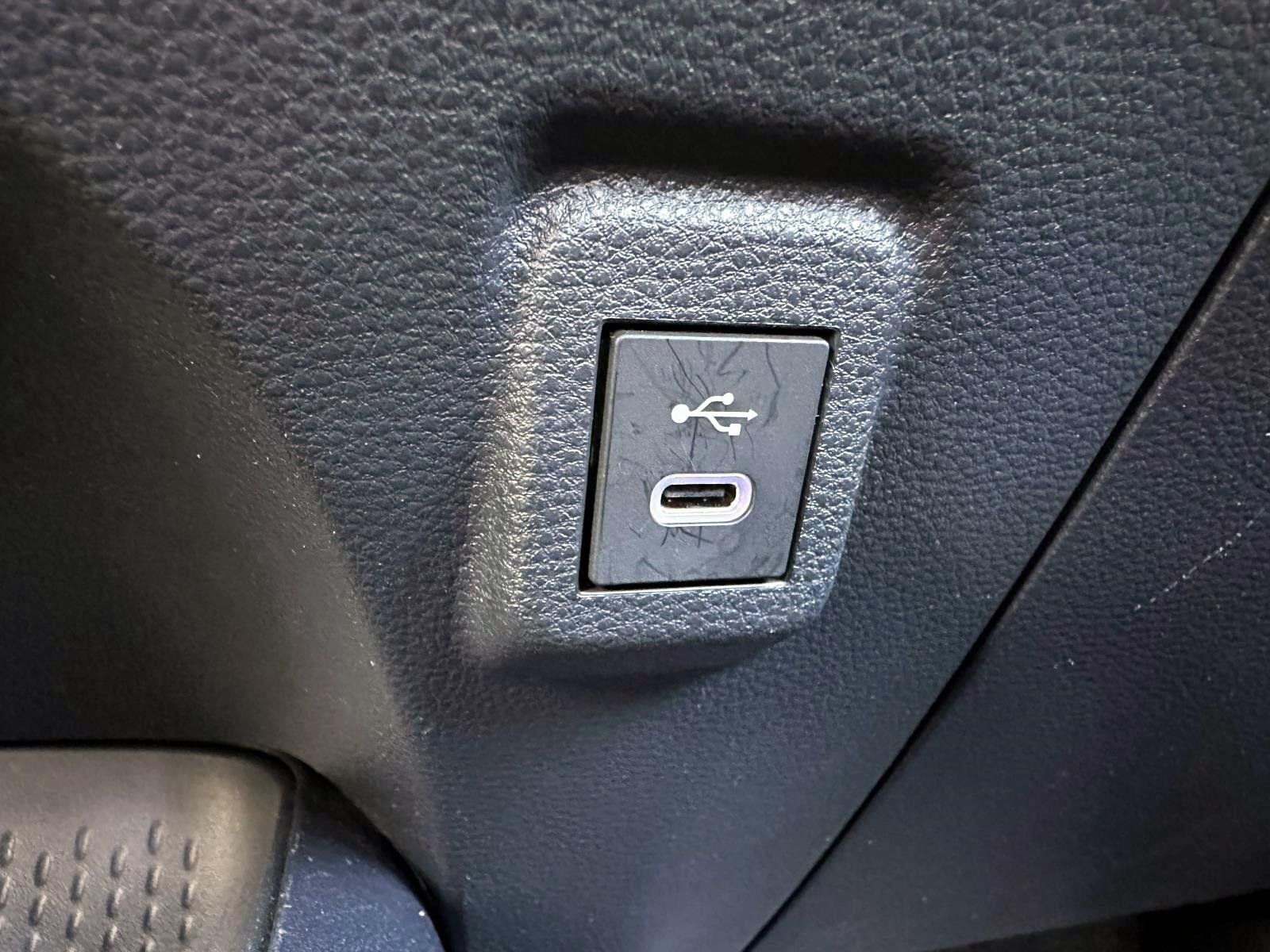 Used 2024 Toyota Corolla SE FWD image 24