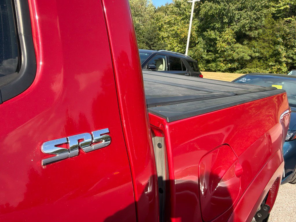 Used 2022 Toyota Tacoma SR5 AWD/4WD image 9