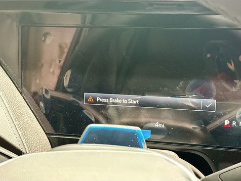 New 2025 GMC Yukon Denali w/ Denali Reserve Package image 12