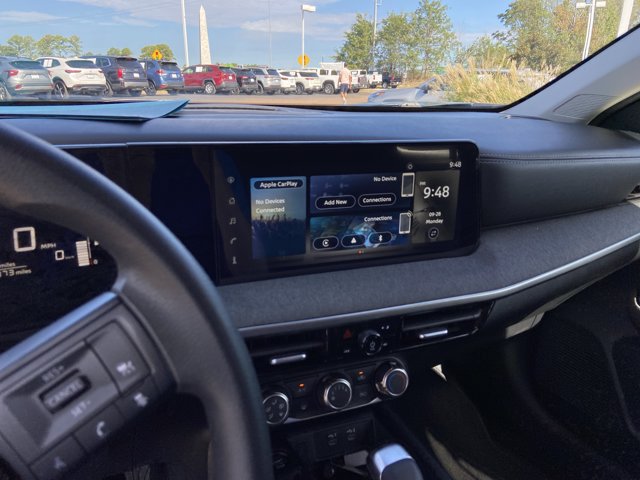 Used 2025 Nissan Kicks SV FWD image 23