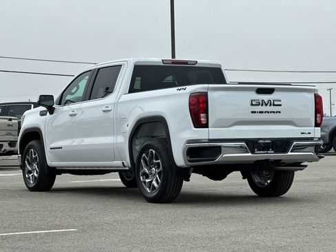 New 2026 GMC Sierra 1500 SLE w/ LPO, Black Badging Package image 3