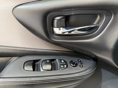 Used 2020 Nissan Murano SV image 23