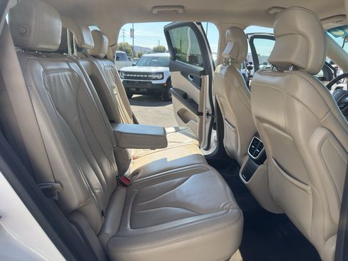 Used 2016 Lincoln MKX Select w/ Select Plus Package AWD/4WD image 24