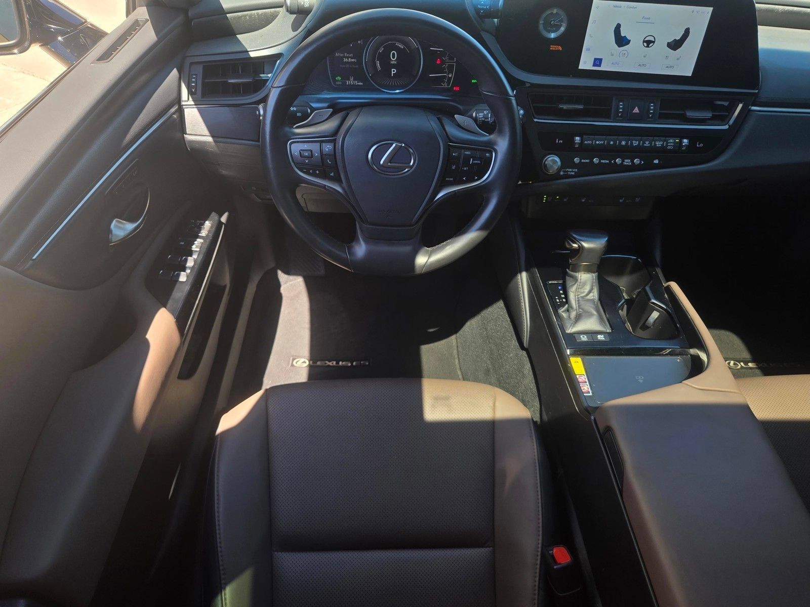 Used 2025 Lexus ES 300h w/ Premium Package FWD image 11