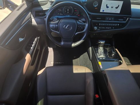 Used 2025 Lexus ES 300h w/ Premium Package FWD image 11