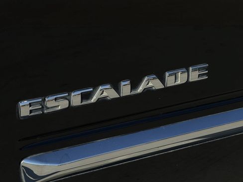 Used 2014 Cadillac Escalade Platinum RWD image 10