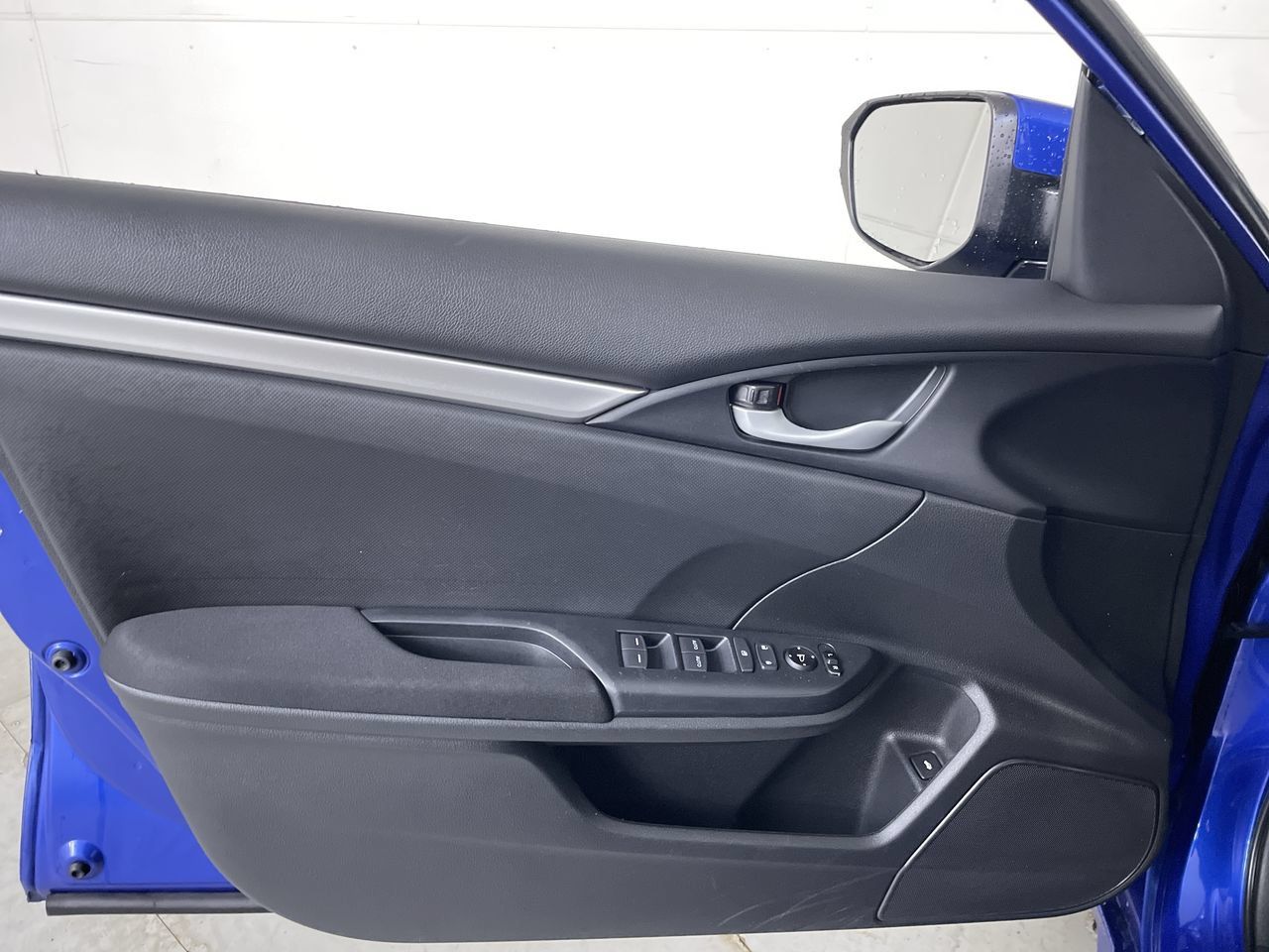 Used 2019 Honda Civic LX image 10
