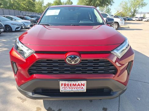 Used 2025 Toyota RAV4 LE FWD image 9