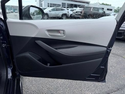 Used 2025 Toyota Corolla LE FWD image 13