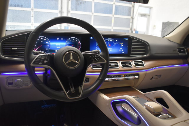 Used 2024 Mercedes-Benz GLS 450 4MATIC image 24