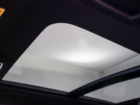 Used 2022 Land Rover Range Rover Sport SVR image 32