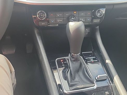 Certified 2025 Jeep Compass Limited AWD/4WD image 14