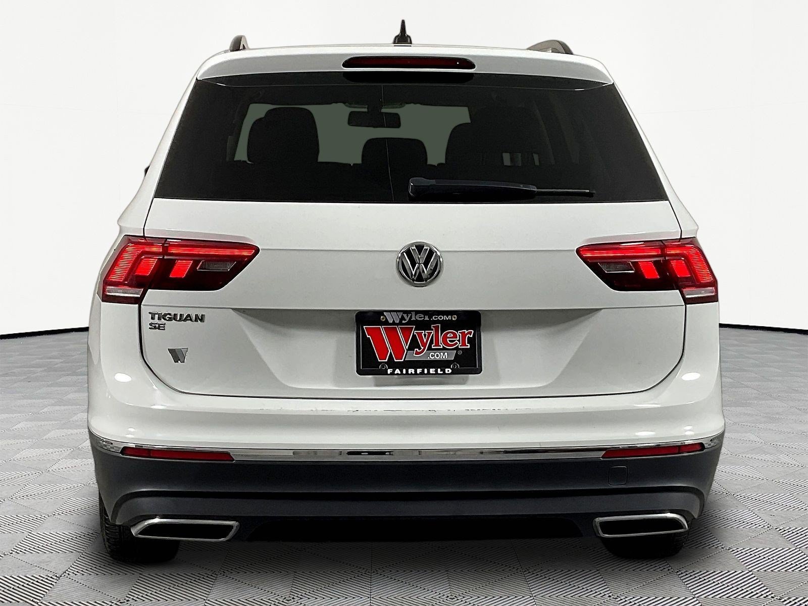 Used 2020 Volkswagen Tiguan SE w/ Panoramic Sunroof Package FWD image 5