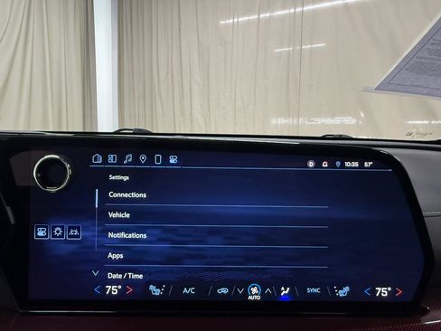 Certified 2024 Chevrolet Traverse Z71 w/ Enhanced Driving Package image 35