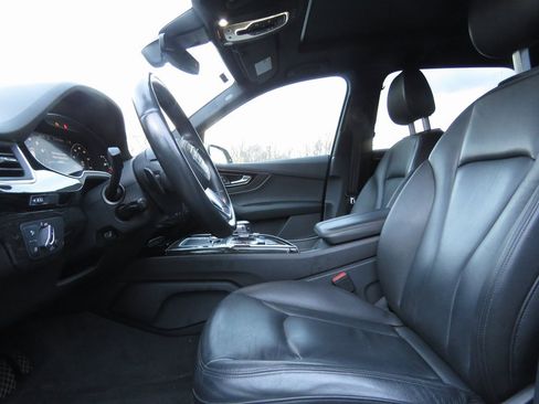 Used 2018 Audi Q7 3.0T Premium Plus w/ Premium Plus Package image 11