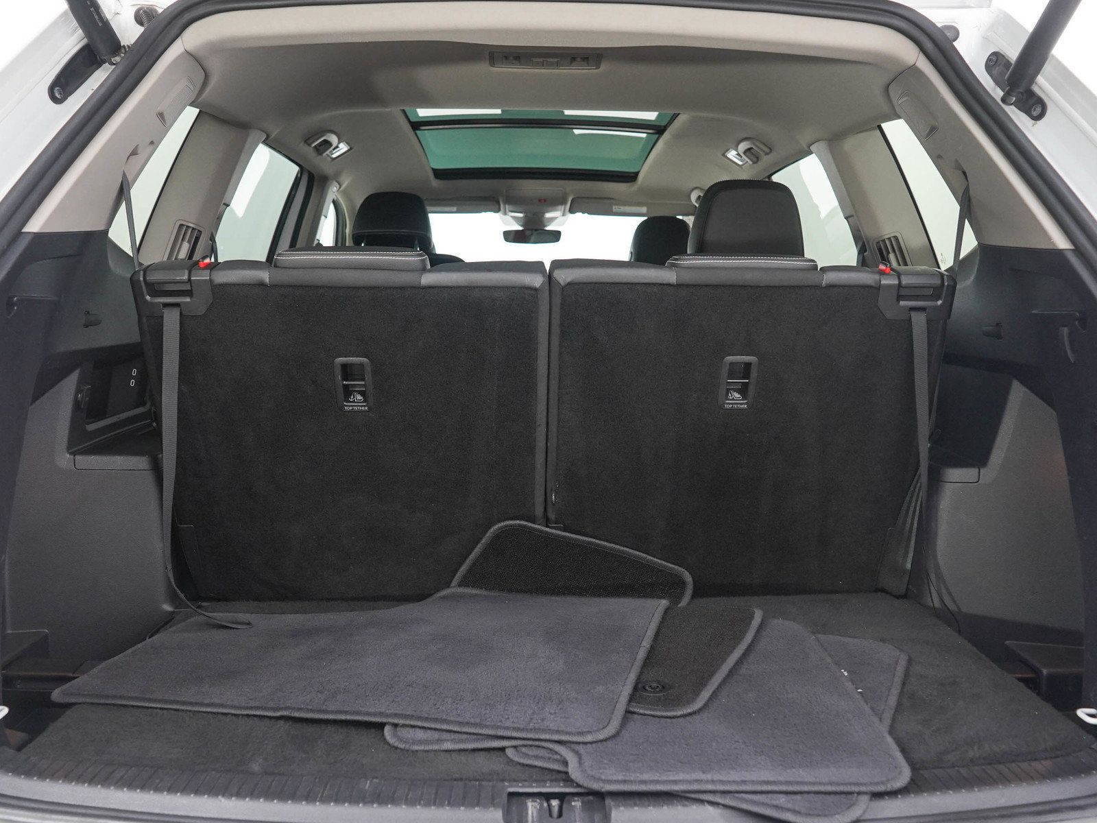 Used 2023 Volkswagen Atlas SEL Premium AWD/4WD image 9