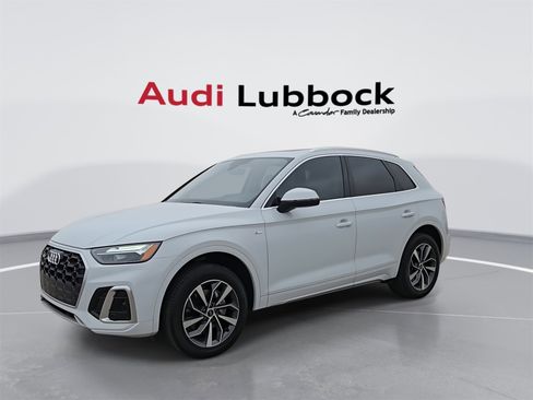 Used 2023 Audi Q5 2.0T Premium w/ Convenience Package image 4