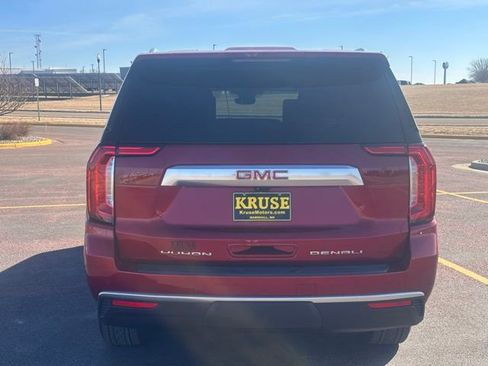 Used 2024 GMC Yukon XL Denali w/ Advanced Technology Package image 4