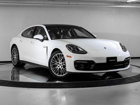 Certified 2023 Porsche Panamera 4S image 9