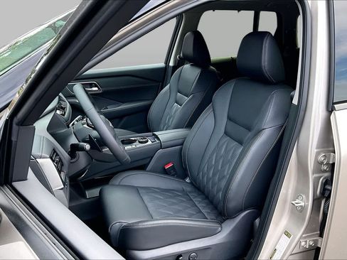 New 2026 Nissan Rogue Platinum w/ Platinum Premium Package AWD/4WD image 9