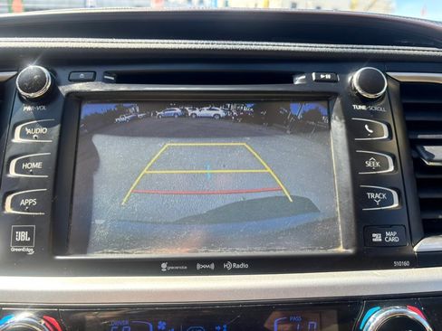 Used 2016 Toyota Highlander Limited w/ Driver Technology Package AWD/4WD image 19