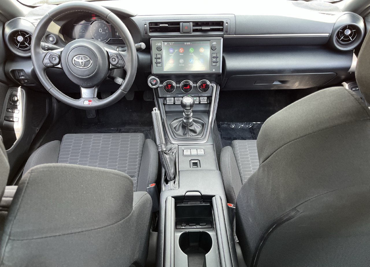 Used 2023 Toyota GR86 w/ ALL Weather Mat Package (TMS) RWD image 9