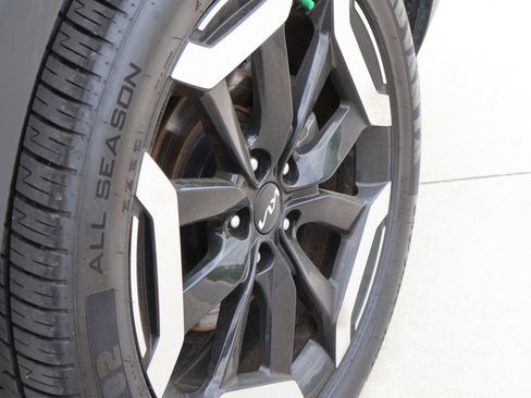 Used 2025 Kia Telluride S FWD image 40