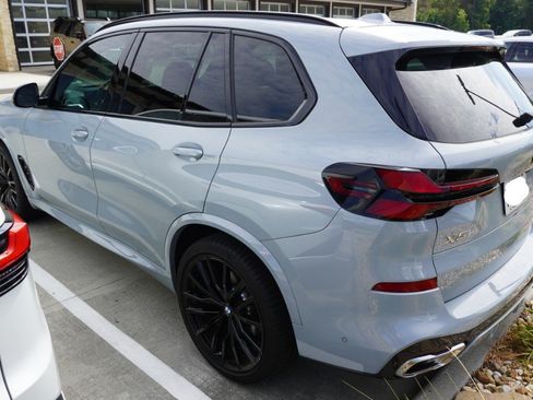 Used 2025 BMW X5 sDrive40i w/ M Sport Package RWD image 8