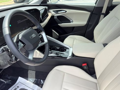 Used 2025 Audi Q5 Premium w/ Convenience Package AWD/4WD image 10