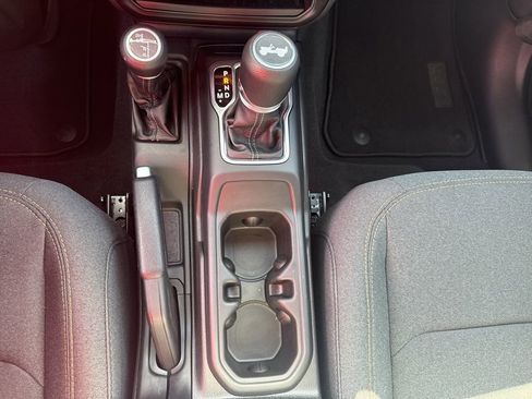 Used 2025 Jeep Wrangler Sport AWD/4WD image 22
