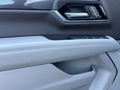 New 2026 GMC Yukon Elevation image 9