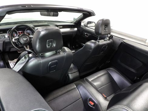Used 2022 Ford Mustang Premium RWD image 18