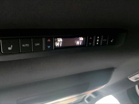 Used 2025 Toyota Sienna Platinum image 34