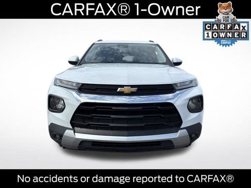 Used 2023 Chevrolet TrailBlazer LT w/ Convenience Package FWD image 2