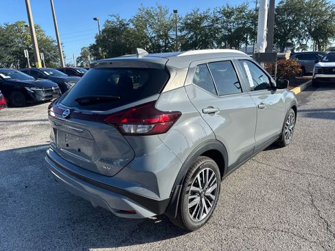 Used 2021 Nissan Kicks SV FWD image 6
