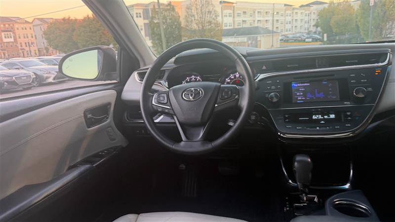 Used 2014 Toyota Avalon XLE Touring FWD image 20