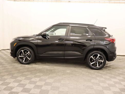 Used 2023 Chevrolet TrailBlazer RS w/ Sun and Liftgate Package image 2