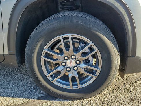 Used 2025 GMC Acadia Elevation image 5