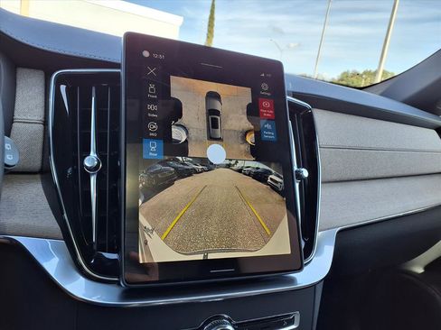 New 2026 Volvo XC90 B5 Plus w/ Protection Package Premier image 17