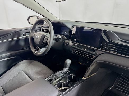 Used 2025 Toyota Camry LE image 26