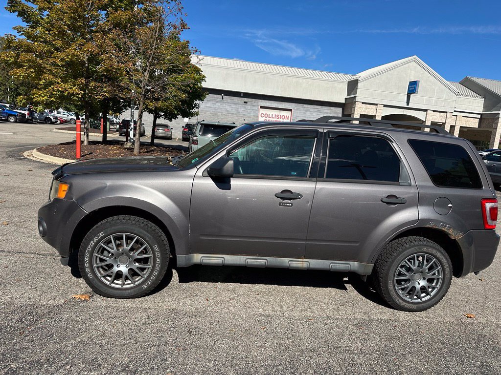 Used 2012 Ford Escape XLT w/ Canadian Comfort Pkg FWD image 2