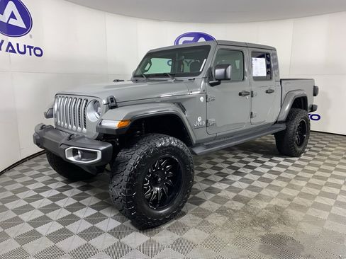 Used 2023 Jeep Gladiator Overland w/ LED Lighting Group image 7