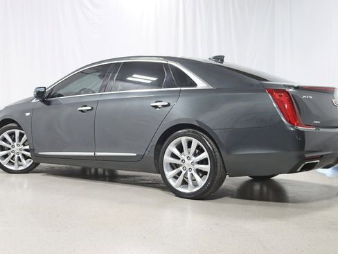 Used 2018 Cadillac XTS Vsport Platinum image 9