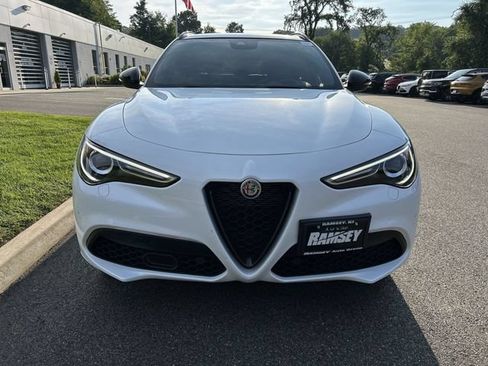 Used 2023 Alfa Romeo Stelvio Veloce AWD/4WD image 3