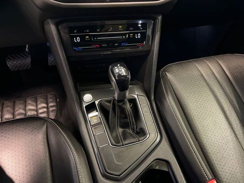 Used 2022 Volkswagen Tiguan SE image 28