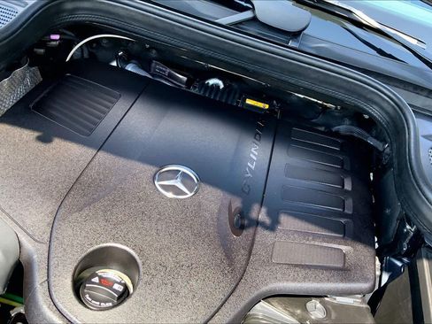 Used 2025 Mercedes-Benz GLS 450 4MATIC image 33