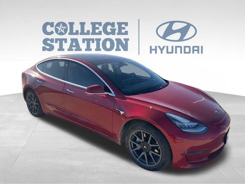 Used 2018 Tesla Model 3 image 3